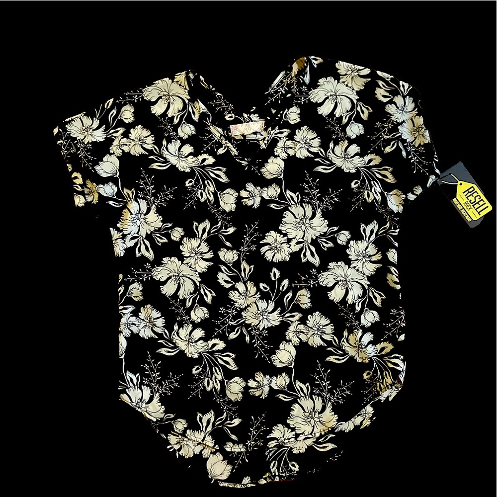 Women’s Pink Rose brand floral blouse Size S